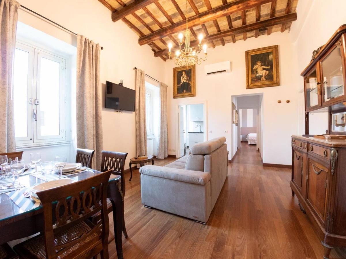 The Best Rent - Beautiful Apartment With Terrace Near Colosseo Rome Bagian luar foto