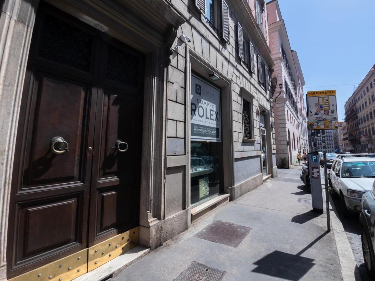 The Best Rent - Beautiful Apartment With Terrace Near Colosseo Rome Bagian luar foto