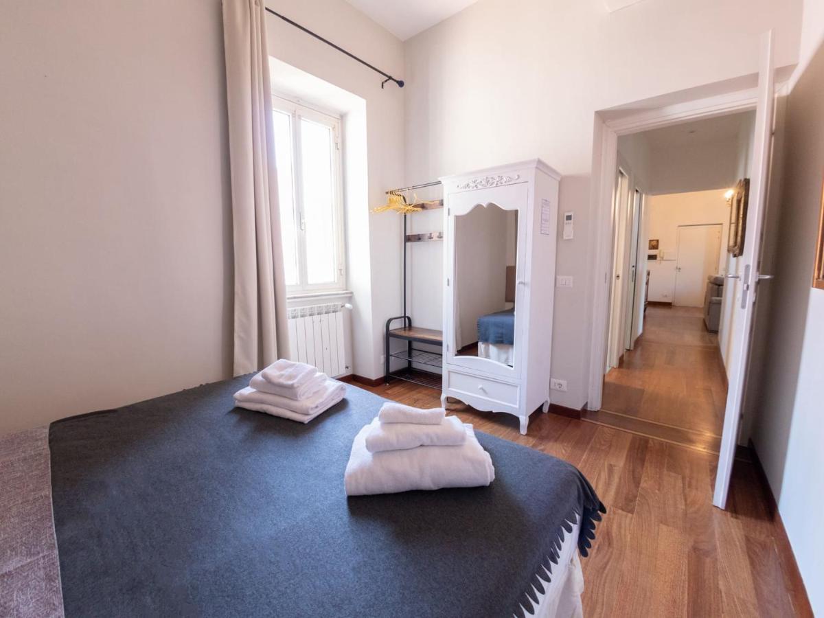 The Best Rent - Beautiful Apartment With Terrace Near Colosseo Rome Bagian luar foto
